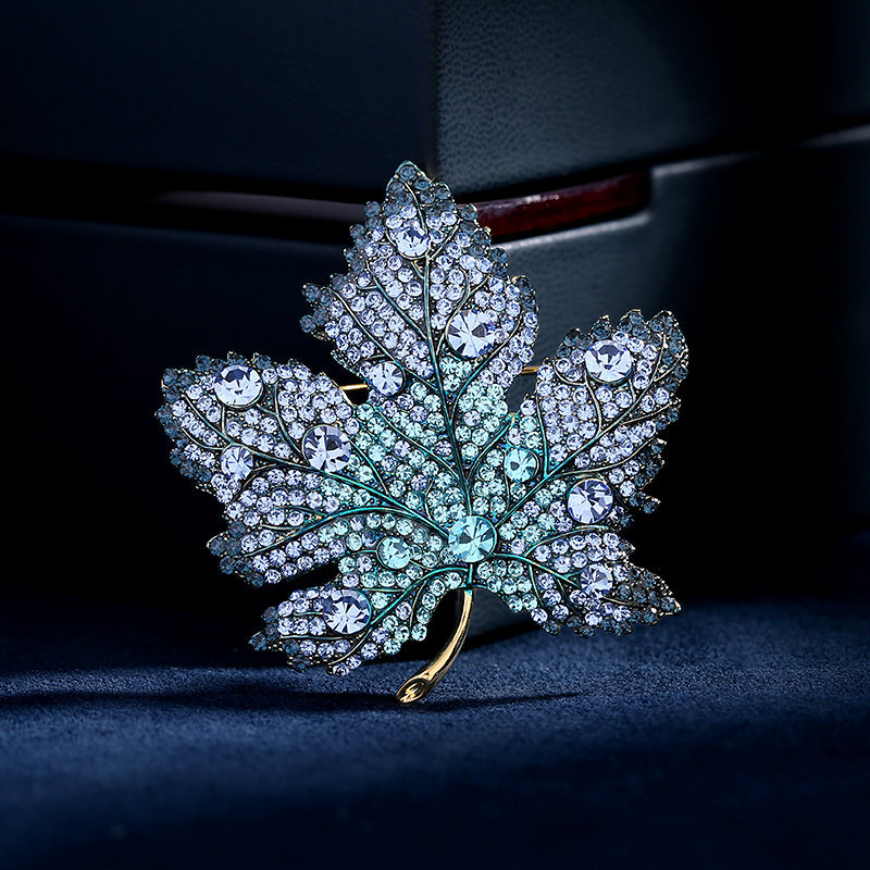 Foglia Brooch (Crystals)