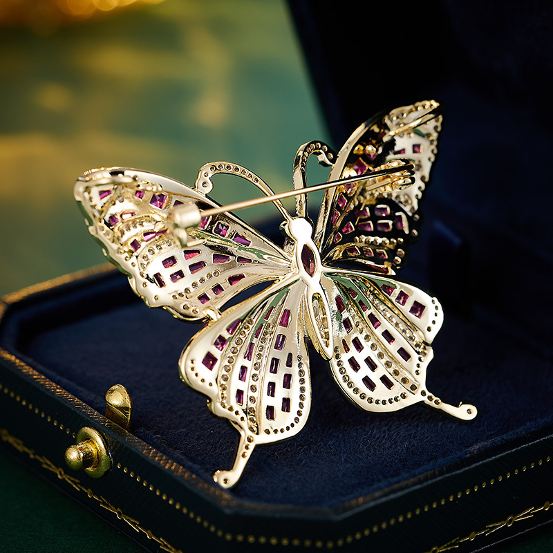 LaFarfalla Brooch (Brilliant Zircons)