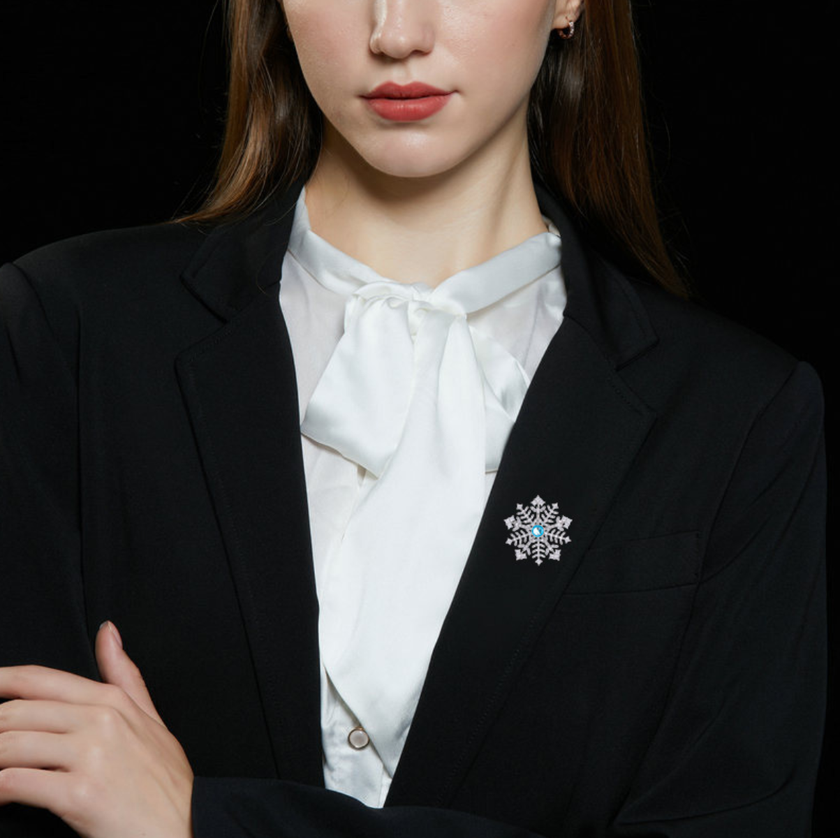 Snowflake Brooch (Blue Crystal)