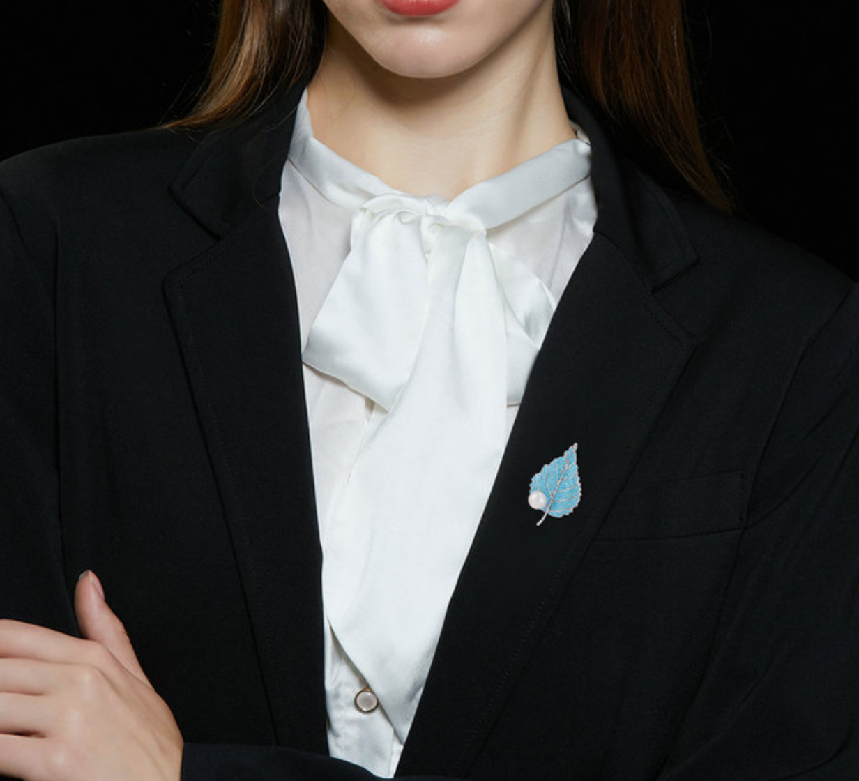 Ivy Brooch (Freshwater Pearl)