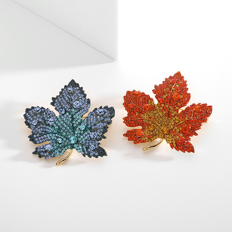 Foglia Brooch (Crystals)