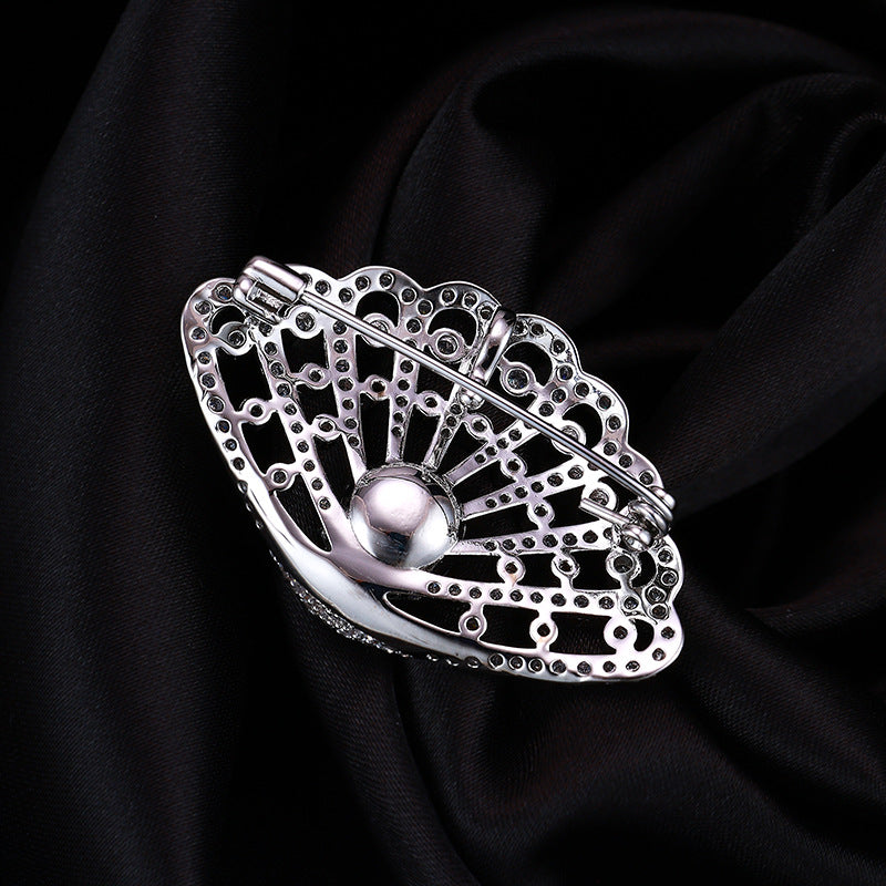 Conchiglia Brooch (Freshwater Pearl)