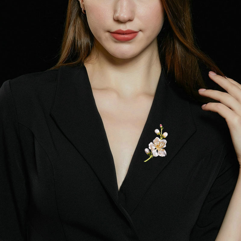 Magnolia Brooch (Freshwater Pearls)