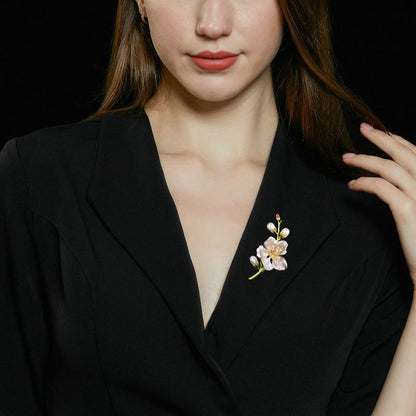 Magnolia Brooch (Freshwater Pearls)