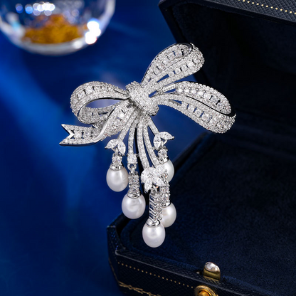 Amelia Brooch (Freshwater Pearls)