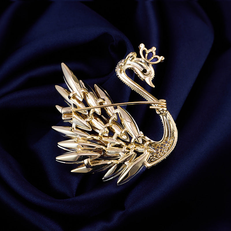 Cigno Brooch (Brilliant Zircons)