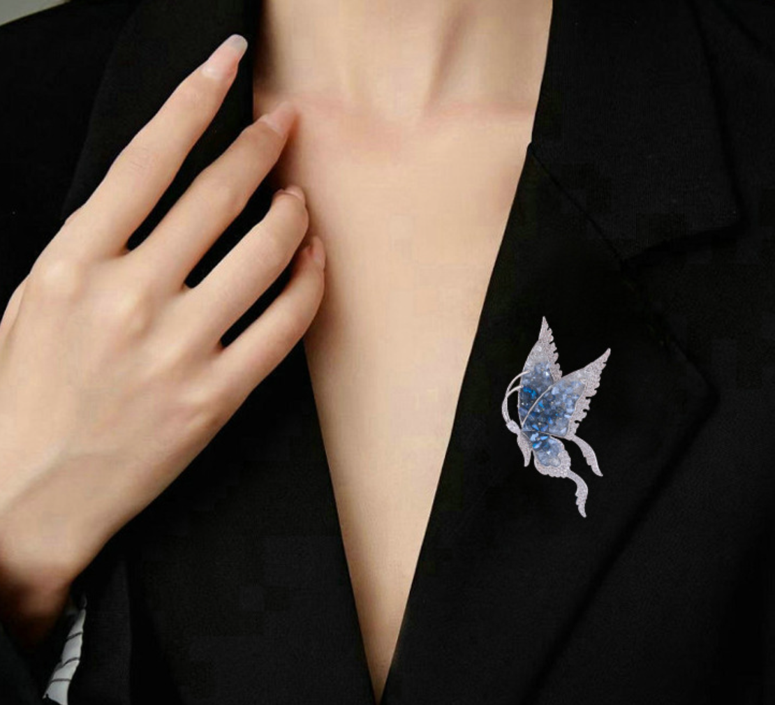 Vanessa Brooch (Crystal Zircon)