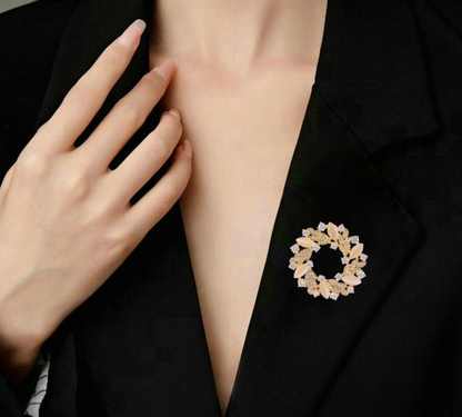 Caesar Brooch (Brilliant Zircons)